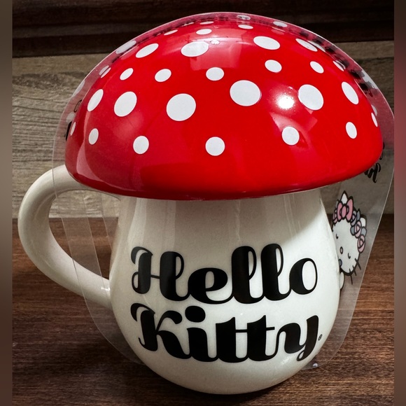 Hello Kitty Sculpted Ceramic Mushroom Mug with Lid - NEW - 16oz - Picture 4 of 5